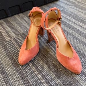 Brand new Soludos suede Colette heels in brick red size6
